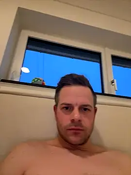 Snapshot of Danii0790 chatting on 3, 12, 2025 Danii0790 online show from 3, 12, 2025