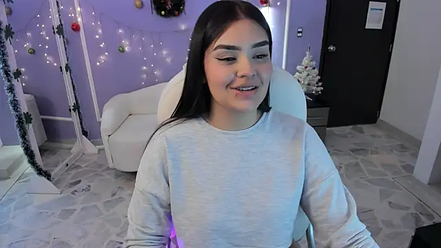 Snapshot of martinasaez chatting on 8, 1, 2025 martinasaez online show from 8, 1, 2025