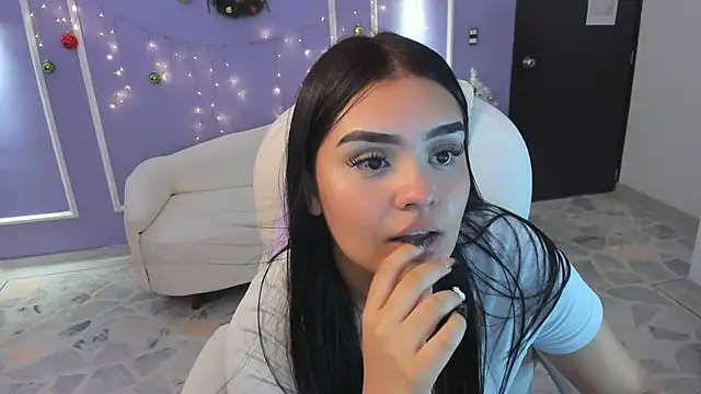 Snapshot of martinasaez chatting on 13, 1, 2025 martinasaez online show from 13, 1, 2025