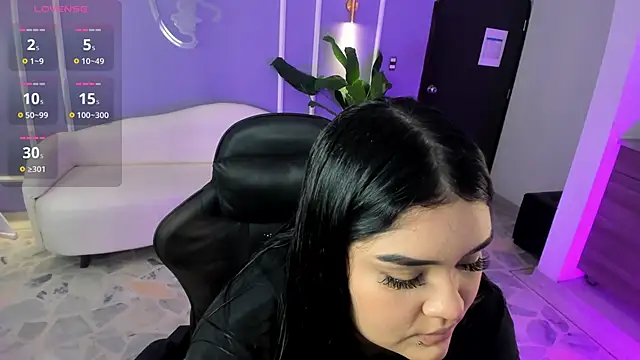 Snapshot of martinasaez chatting on 8, 9, 2025 martinasaez online show from 8, 9, 2025