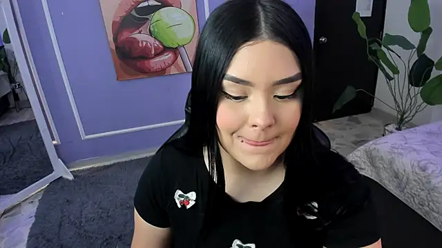 Snapshot of martinasaez chatting on 12, 11, 2025 martinasaez online show from 12, 11, 2025