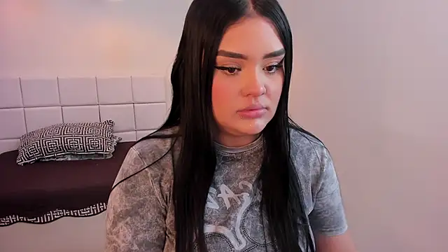 Snapshot of martinasaez chatting on 26, 11, 2025 martinasaez online show from 26, 11, 2025