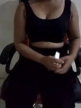 Snapshot of Jenifar- chatting on 24, 4, 2026 Jenifar- online show from 24, 4, 2026