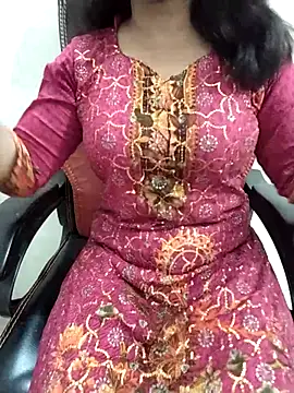 Snapshot of Jenifar- chatting on 25, 4, 2026 Jenifar- online show from 25, 4, 2026