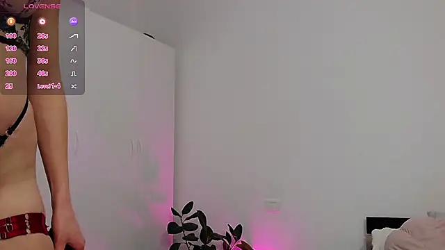 Snapshot of YourSweetSinn chatting on 5, 12, 2025 YourSweetSinn online show from 5, 12, 2025