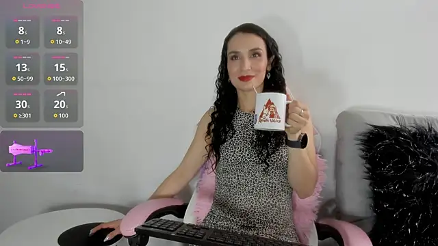 Snapshot of Layla_Sia chatting on 19, 9, 2025 Layla Sia online show from 19, 9, 2025