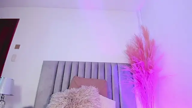 NoraDasilva online show from 28, 12, 2024