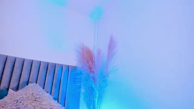 NoraDasilva online show from 16, 1, 2025