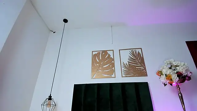 NoraDasilva online show from 11, 2, 2025