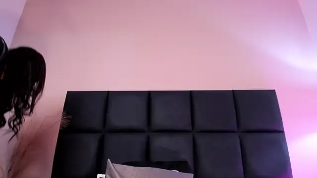 NoraDasilva online show from 9, 10, 2025