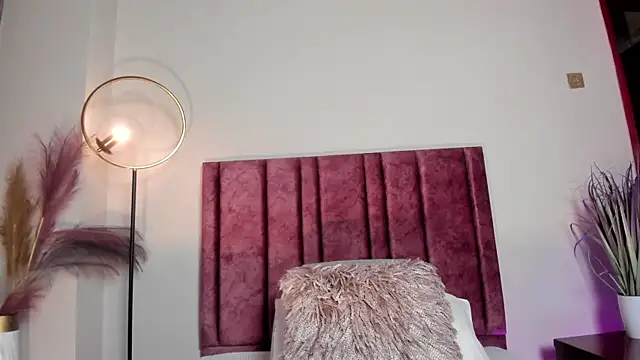 NoraDasilva online show from 25, 2, 2026