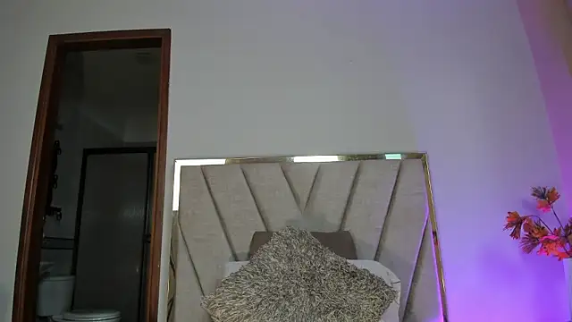 Snapshot of NoraDasilva chatting on 7, 3, 2026 NoraDasilva online show from 7, 3, 2026