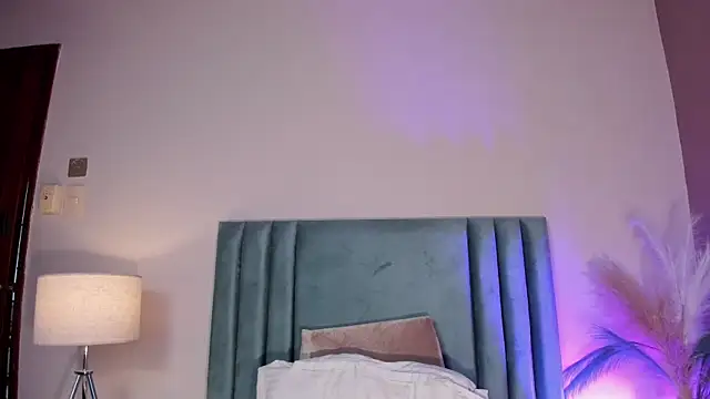 Snapshot of NoraDasilva chatting on 10, 4, 2026 NoraDasilva online show from 10, 4, 2026