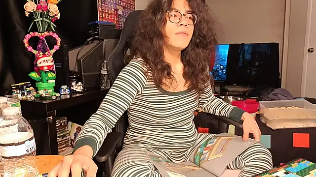 Snapshot of ShinyCherub chatting on 6, 2, 2025 ShinyCherub online show from 6, 2, 2025