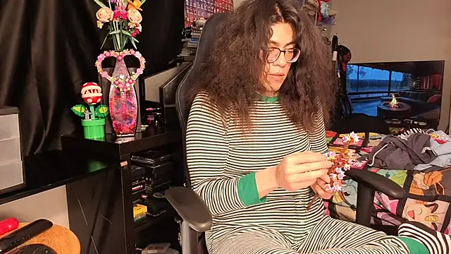 Snapshot of ShinyCherub chatting on 20, 2, 2025 ShinyCherub online show from 20, 2, 2025