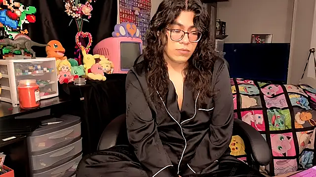 Snapshot of ShinyCherub chatting on 6, 10, 2025 ShinyCherub online show from 6, 10, 2025