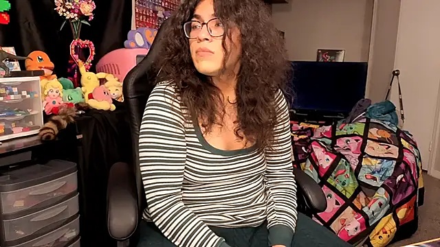 Snapshot of ShinyCherub chatting on 8, 10, 2025 ShinyCherub online show from 8, 10, 2025