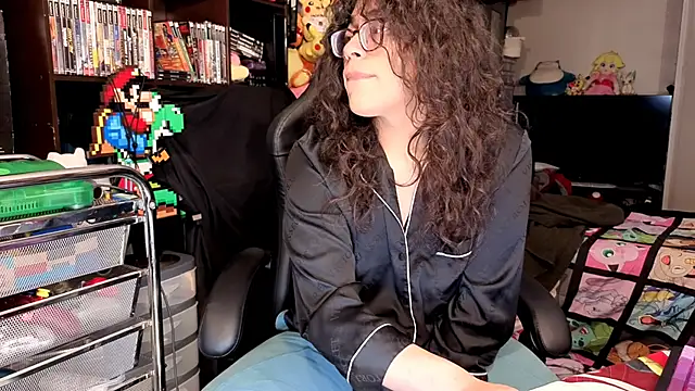 Snapshot of ShinyCherub chatting on 18, 4, 2026 ShinyCherub online show from 18, 4, 2026