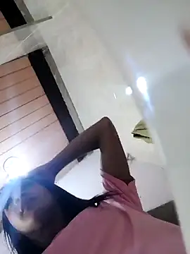 Snapshot of Babylolatop chatting on 17, 12, 2024 Babylolatop online show from 17, 12, 2024