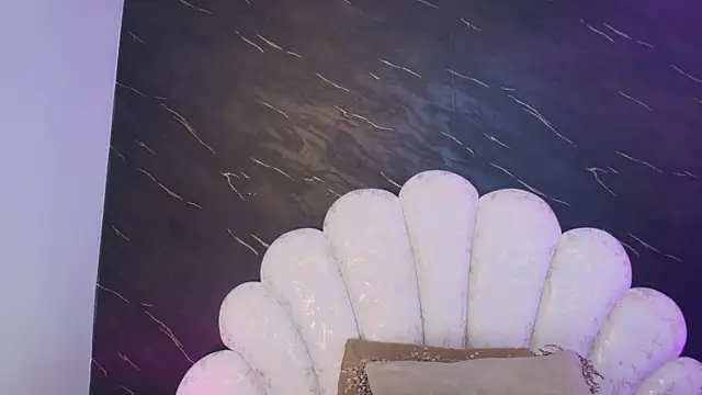  MiaBrown  online show from 16, 4, 2026