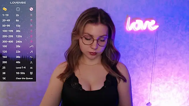Snapshot of Leah_Reed chatting on 25, 2, 2025 Leah Reed online show from 25, 2, 2025