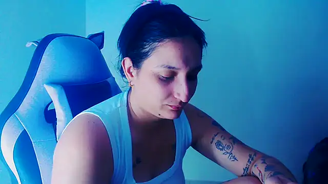 Snapshot of liz_dirty chatting on 12, 4, 2026 liz dirty online show from 12, 4, 2026