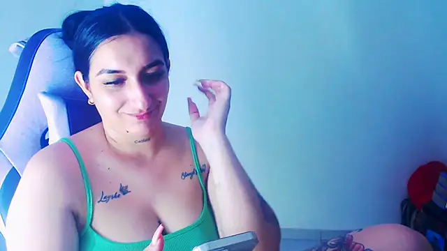 Snapshot of liz_dirty chatting on 26, 4, 2026 liz dirty online show from 26, 4, 2026