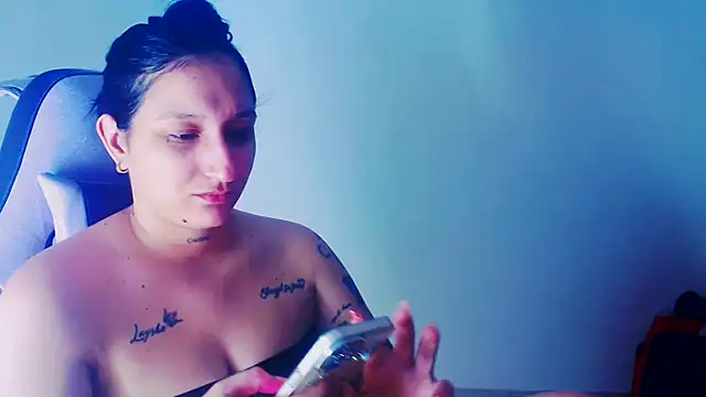 Snapshot of liz_dirty chatting on 6, 5, 2026 liz dirty online show from 6, 5, 2026