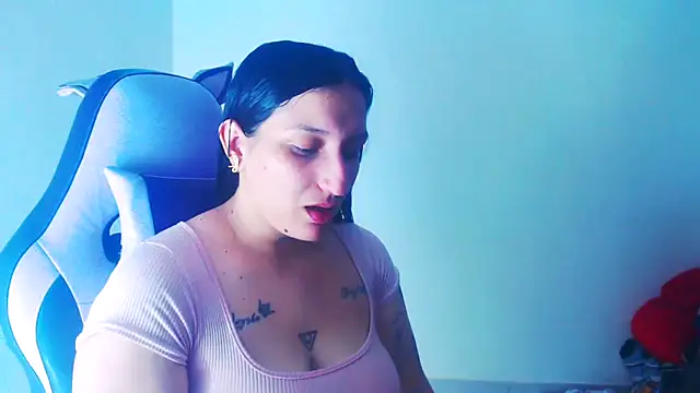 Snapshot of liz_dirty chatting on 12, 6, 2026 liz dirty online show from 12, 6, 2026