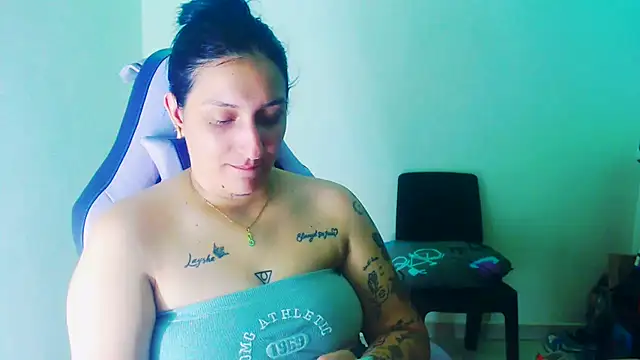 Snapshot of liz_dirty chatting on 12, 7, 2026 liz dirty online show from 12, 7, 2026