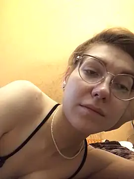  Sweet Love  online show from 27, 1, 2025