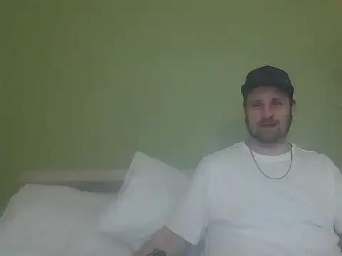 Snapshot of BlueEyedGuyPNW chatting on 29, 4, 2026 BlueEyedGuyPNW online show from 29, 4, 2026