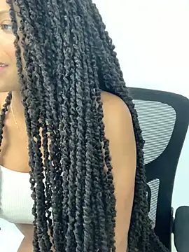 Snapshot of RENELL chatting on 16, 1, 2025 RENELL online show from 16, 1, 2025