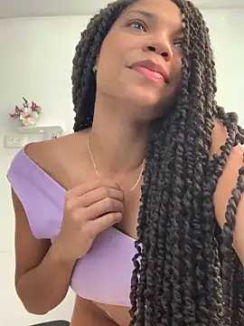 Snapshot of RENELL chatting on 17, 1, 2025 RENELL online show from 17, 1, 2025