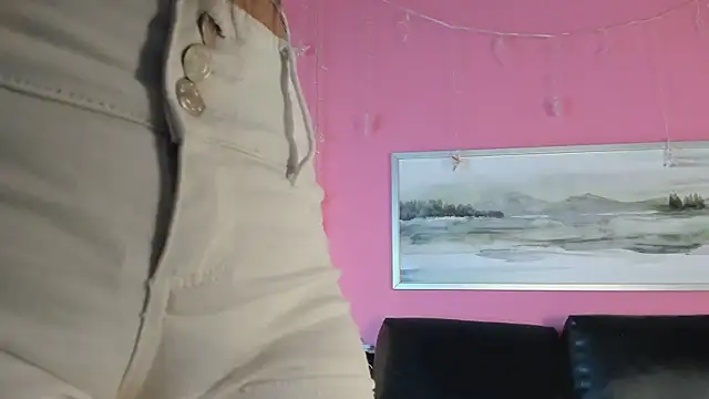 Tiffanysurez  online show from 14, 3, 2025