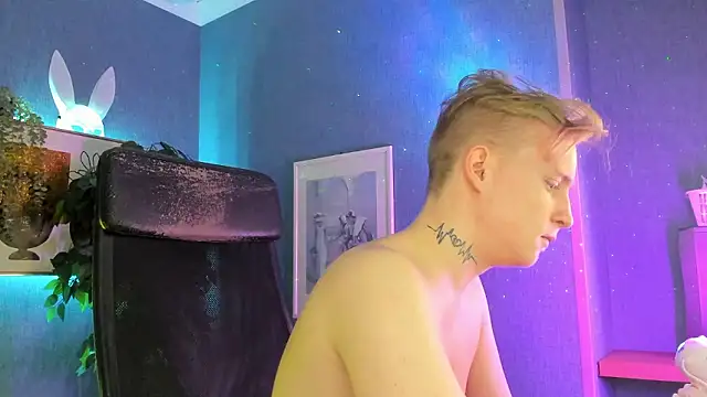 Snapshot of AlexxSweet chatting on 8, 3, 2026 AlexxSweet online show from 8, 3, 2026