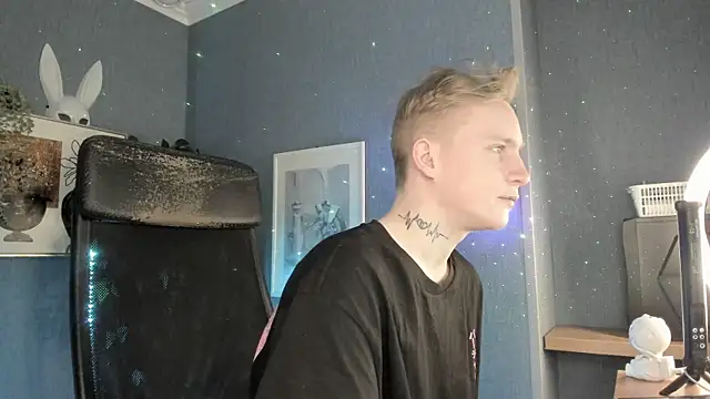 Snapshot of AlexxSweet chatting on 3, 4, 2026 AlexxSweet online show from 3, 4, 2026