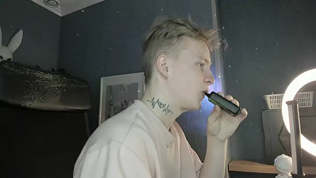 Snapshot of AlexxSweet chatting on 5, 4, 2026 AlexxSweet online show from 5, 4, 2026