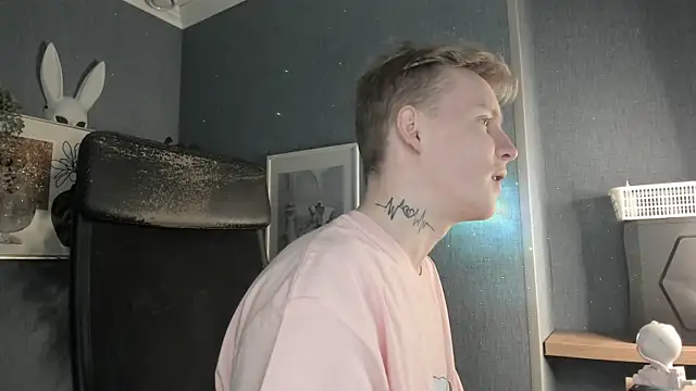 Snapshot of AlexxSweet chatting on 11, 4, 2026 AlexxSweet online show from 11, 4, 2026