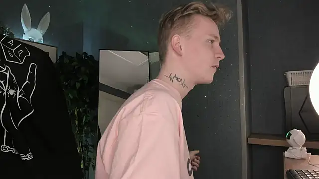 Snapshot of AlexxSweet chatting on 12, 4, 2026 AlexxSweet online show from 12, 4, 2026