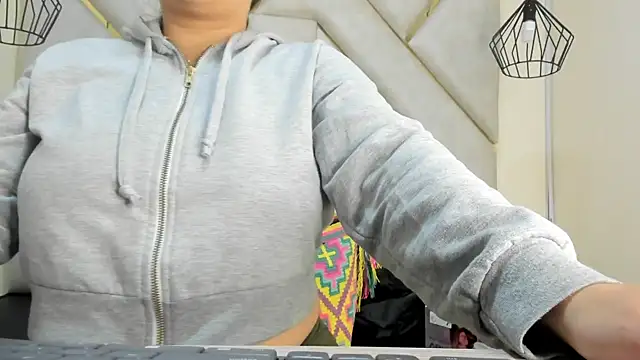 Snapshot of nalalye_cruzz_ chatting on 2, 3, 2025 nalalye cruzz online show from 2, 3, 2025