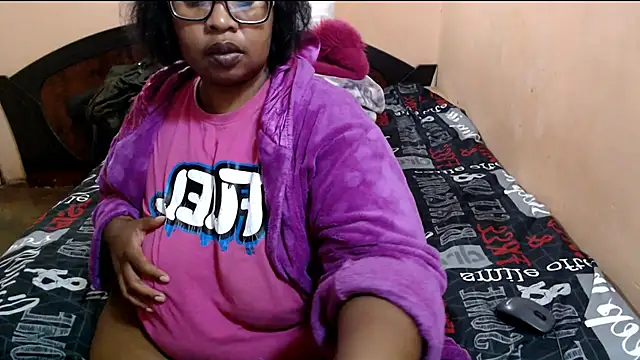 Snapshot of ZOQULUx chatting on 27, 5, 2026 ZOQULUx online show from 27, 5, 2026