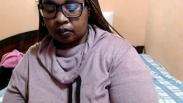 Snapshot of ZOQULUx chatting on 15, 6, 2026 ZOQULUx online show from 15, 6, 2026