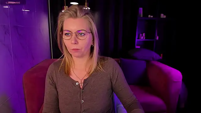 Annie Light online show from 9, 3, 2025