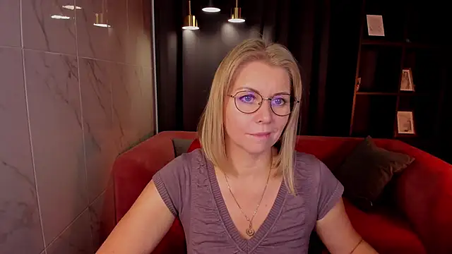 Annie Light online show from 24, 9, 2025