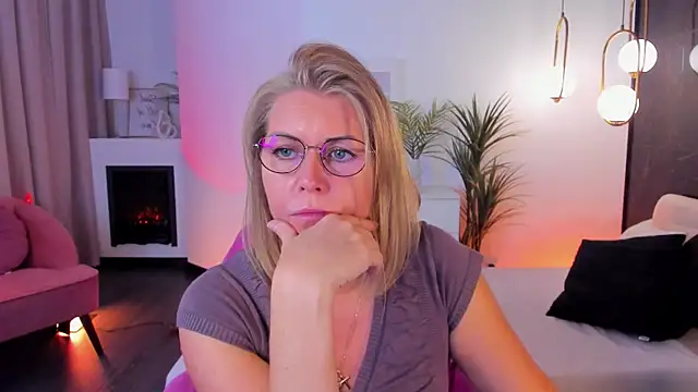 Annie Light online show from 29, 9, 2025