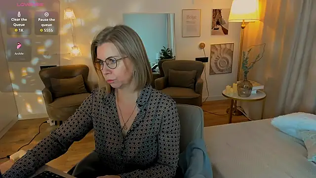 Annie Light online show from 24, 2, 2026