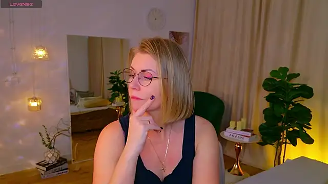 Annie Light online show from 18, 5, 2026