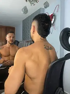 Snapshot of ARON_TAYLER01 chatting on 17, 12, 2024 ARON TAYLER01 online show from 17, 12, 2024