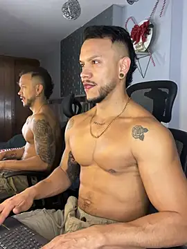 Snapshot of ARON_TAYLER01 chatting on 18, 12, 2024 ARON TAYLER01 online show from 18, 12, 2024